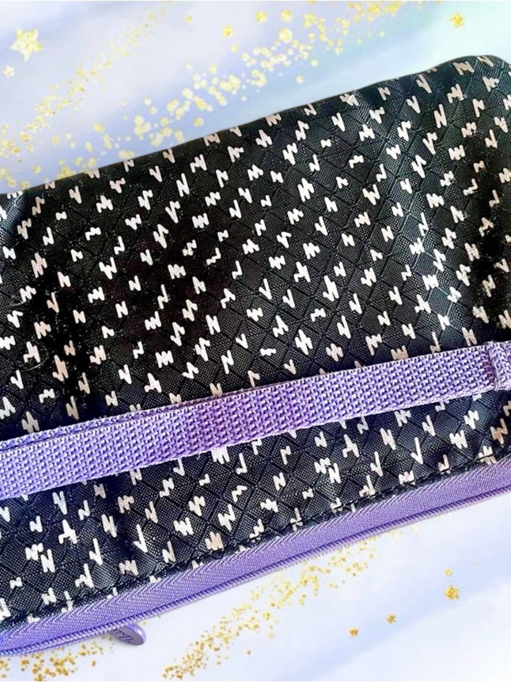 Thirty-One, Easy Going Wristlet - Black/White/ Lavender,Scribble Pattern
